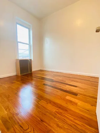 Image 5 - 990 Sutter Avenue, New York, NY 11208, USA - House for rent