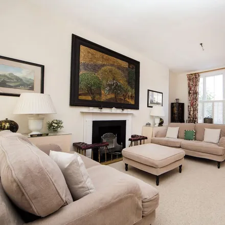 Rent this 3 bed townhouse on London in SW6 2HJ, United Kingdom