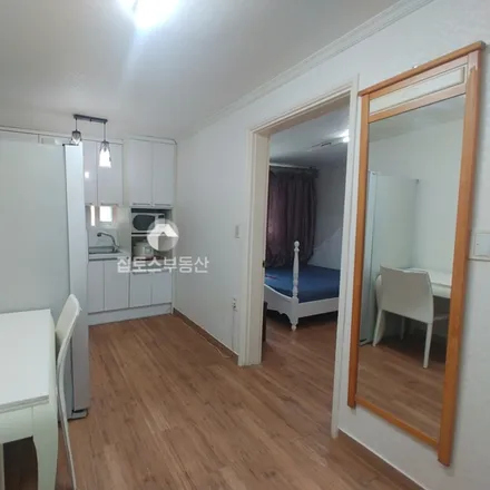 Rent this 2 bed apartment on 서울특별시 강남구 논현동 138-6