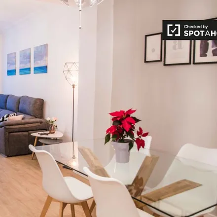 Rent this 3 bed apartment on Carrer de Fra Pere Vives in 46009 Valencia, Spain