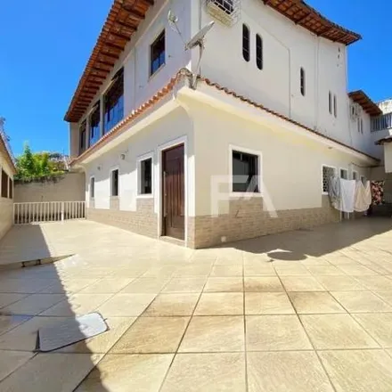Buy this 5 bed house on Rua Antero Perlingeiro in Centro, Macaé - RJ