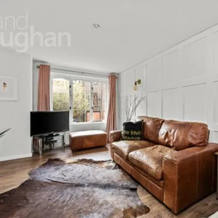 Image 4 - Middle Road, Brighton, BN1 6SR, United Kingdom - Townhouse for sale