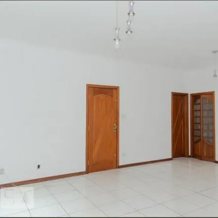 Rent this 4 bed house on Avenida Anton Philips in Ponte Grande, Guarulhos - SP