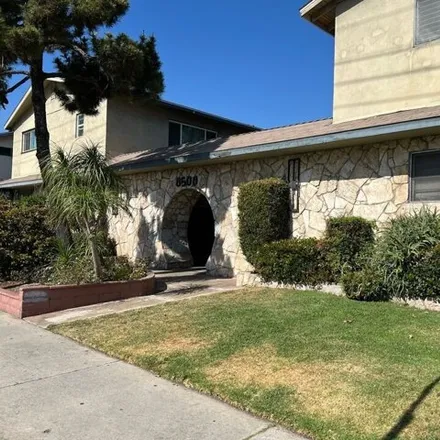 Buy this 1 bed condo on 10782 Nettleton Street in Los Angeles, CA 91352