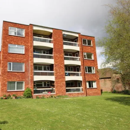 Rent this 2 bed room on Beaconfield House in 1;2;3;4;5;6;7;8 Sandown Close, Hamp