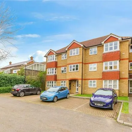 Buy this 1 bed apartment on Staffords Place in Horley, RH6 9GY