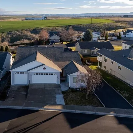 Buy this 5 bed house on 3009 Cypress Street in Lewiston, ID 83501