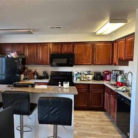 Image 3 - 5464 Indian River Drive, Spring Valley, NV 89103, USA - Condo for rent
