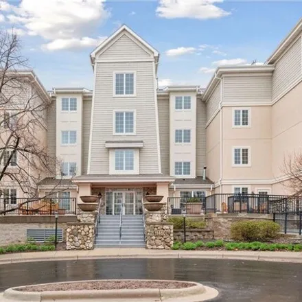 Buy this 2 bed condo on Fairfield Circle in Fairfield Road, Oak Knoll