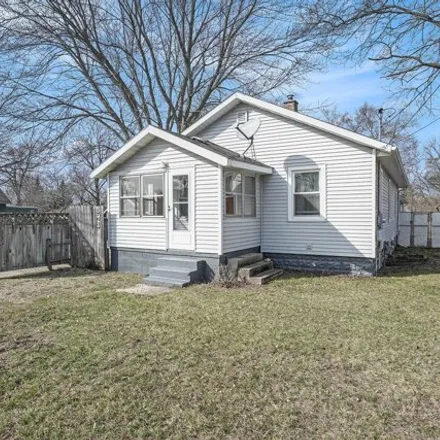 Buy this 2 bed house on 751 Revere Street Northeast in Plainfield Charter Township, MI 49525
