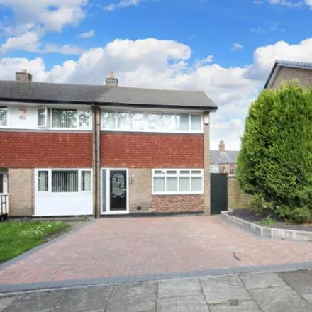 Buy this 3 bed townhouse on St Matthews Grove in St Helens, WA10 3SF