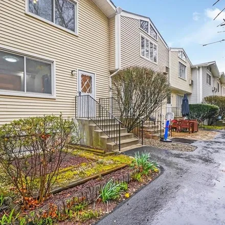 Rent this 3 bed townhouse on 26 Scenic Circle in Chimney Corners, Cortlandt