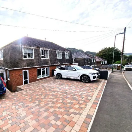 Buy this 3 bed duplex on High Meadow in Abercarn, NP11 5AE