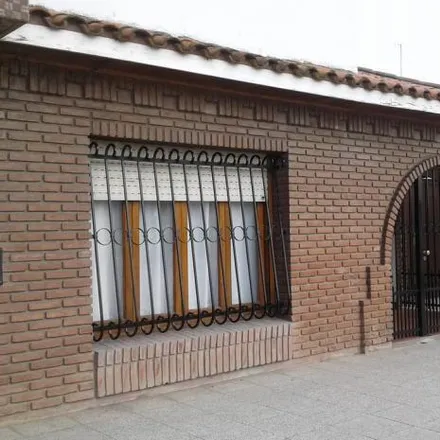 Buy this 3 bed house on Avenida 58 2904 in Partido de Necochea, Necochea