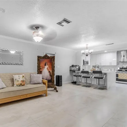Image 3 - 11330 Northwest 58th Place, Palm Springs, Hialeah, FL 33012, USA - House for sale