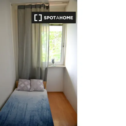 Rent this 4 bed room on Puszczyka 3 in 02-785 Warsaw, Poland