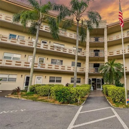 Buy this 2 bed condo on 8001 30th Avenue North in Saint Petersburg, FL 33710