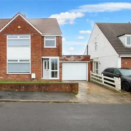 Buy this 5 bed house on Pennlea in Bristol, BS13 7PN