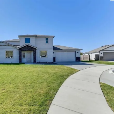 Buy this 4 bed house on West 32nd Avenue in Kennewick, WA 99338