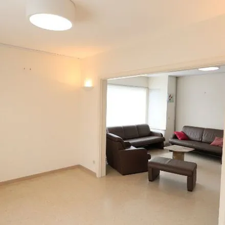 Rent this 2 bed apartment on Kouterweg 51 in 8800 Roeselare, Belgium