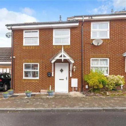Buy this 3 bed house on Mason Road in Swindon, SN25 4WR