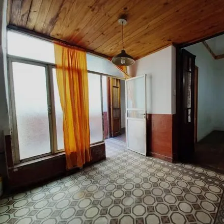 Buy this 3 bed house on Mendoza 2850 in Nuestra Señora de Lourdes, Rosario