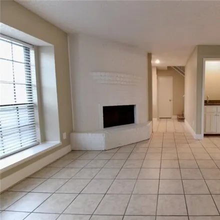 Image 2 - 2219 Roman Ct, Texas, 76013 - Townhouse for rent