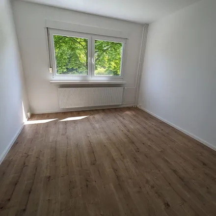 Rent this 4 bed apartment on Kreuzerstraße 2 in 06132 Halle (Saale), Germany