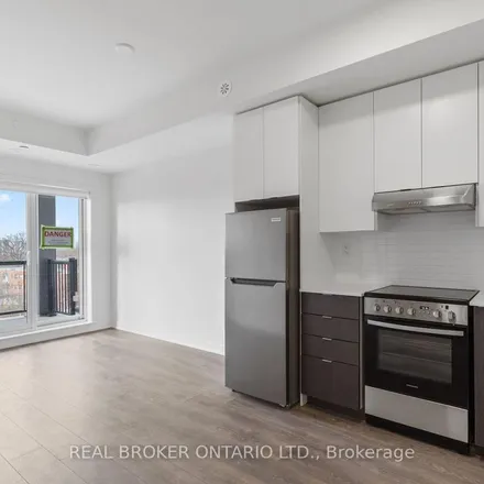 Image 5 - Black Creek Drive, Toronto, ON M6M 5E6, Canada - Apartment for rent