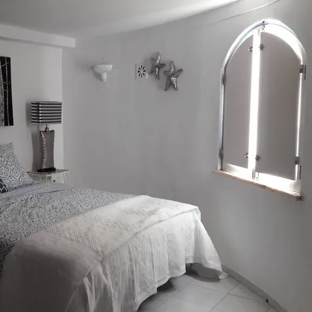 Rent this 3 bed house on 8375-112 Distrito de Évora
