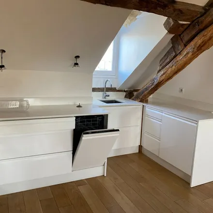 Image 4 - 2 Rue de la Paroisse, 78000 Versailles, France - Apartment for rent