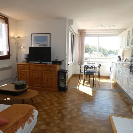 Image 7 - unnamed road, 66750 Saint-Cyprien, France - Apartment for rent
