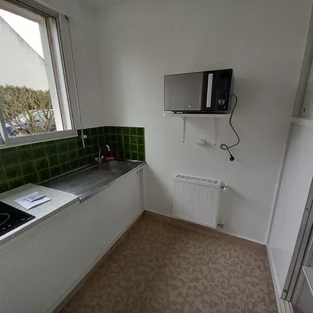 Rent this 1 bed apartment on 17 Rue du Pâtis in 89200 Avallon, France