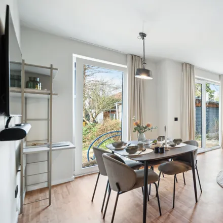 Rent this 2 bed apartment on Behrkampsweg 23 in 22529 Hamburg, Germany