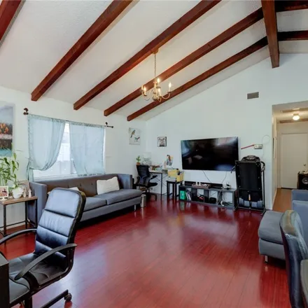 Image 2 - 255th Street, Harbor Pines, Los Angeles, CA 90710, USA - Duplex for sale