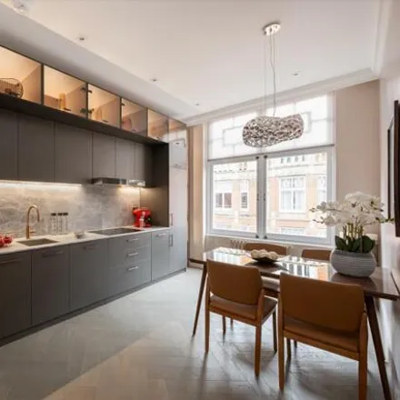 Image 4 - Montagu Mansions, Camden, Great London, W1u - Apartment for sale