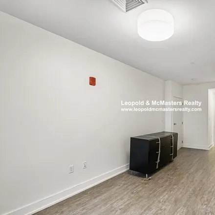 Image 4 - 20 Penniman Rd, Unit 404 - Apartment for rent