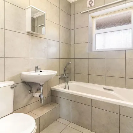 Rent this 2 bed apartment on Hoërskool Montana in Doctor Swanepoel Road, Montana