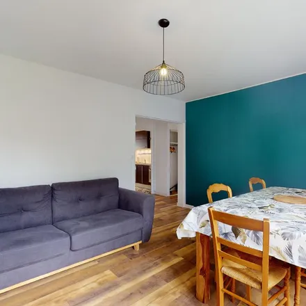 Rent this 3 bed apartment on 5 Rue de la Grèneraie in 44230 Saint-Sébastien-sur-Loire, France