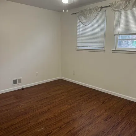 Rent this 3 bed apartment on 422 Willow Road West in New York, NY 10314