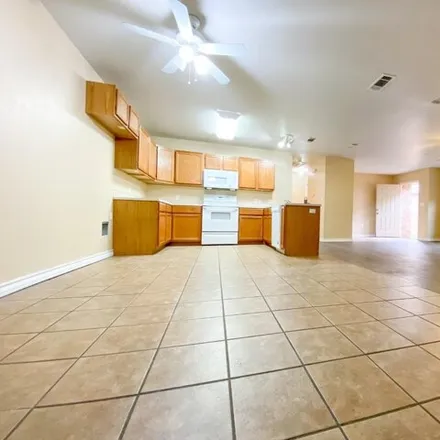 Image 4 - 3110 109th St Unit B, Lubbock, Texas, 79423 - House for rent