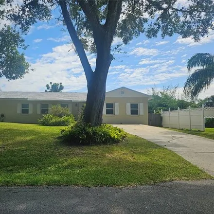 Rent this 3 bed house on 2261 Beverly Street in Seminole County, FL 32765