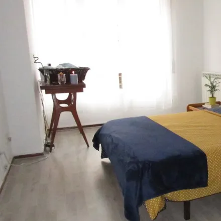 Rent this 3 bed room on Grand Cafe The New Machine in Calle del Cardenal Cisneros, 89