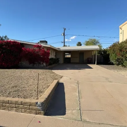 Rent this 3 bed house on 6834 East Earll Drive in Scottsdale, AZ 85251