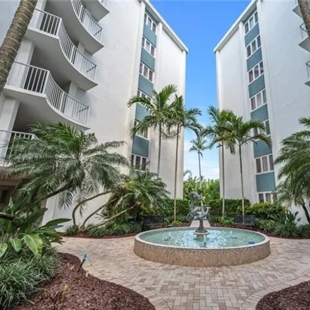 Buy this 2 bed condo on 1316 Gulf Shore Boulevard North in Naples, FL 34102