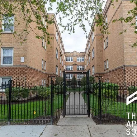 Image 2 - 4011 N Lowell Ave, Unit a-1w - Apartment for rent
