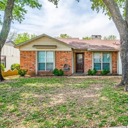 Buy this 2 bed house on 5653 Whitley Road in Haltom City, TX 76148