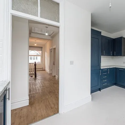 Image 2 - Badminton Road, London, SW12 8BN, United Kingdom - Apartment for rent