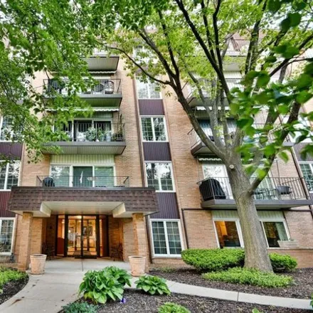 Buy this 3 bed condo on Illinois Prairie Path in Glen Ellyn, IL 60137