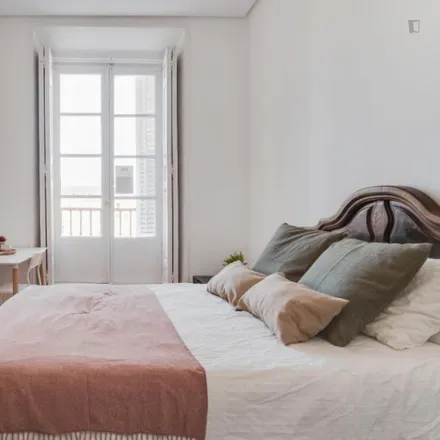 Rent this 5 bed room on Madrid in Calle de la Sal, 3